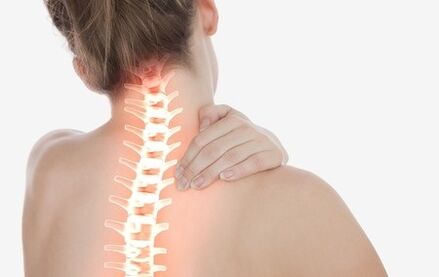 Wéi Osteochonds vun der Gebärmutterkierper manifestéiert sech selwer